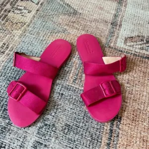 Anthropologie Bright Slip On Sandals sz 9