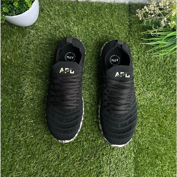 APL ATHLETIC PROPULSION LABS women TECHLOOM WAVE IN BLACK/Asteroid /Leopard 9.5