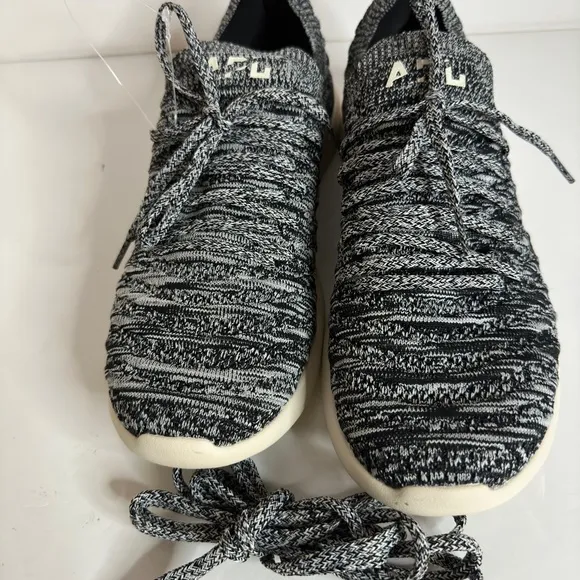 APL Techloom Wave black pristine melange hybrid running shoes/w extra lace