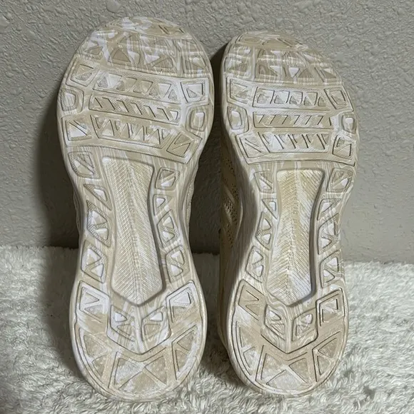 APL Women’s Size 8 TechLoom Wave Parchment / White / Marble