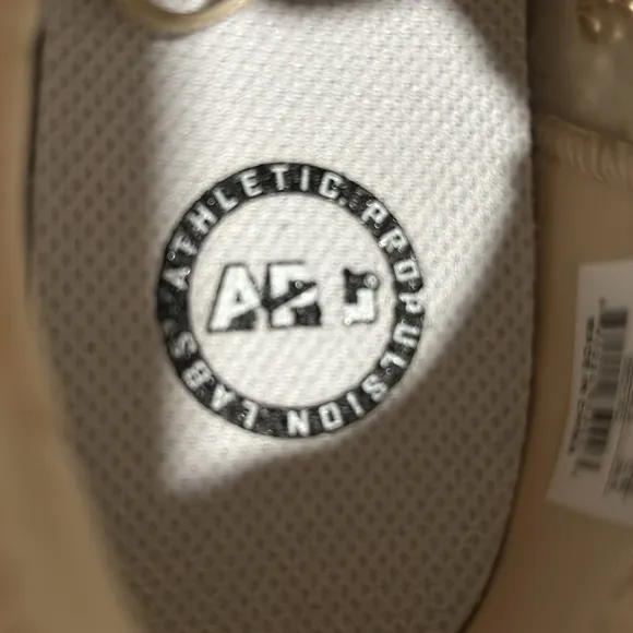 APL Women’s Size 8 TechLoom Wave Parchment / White / Marble