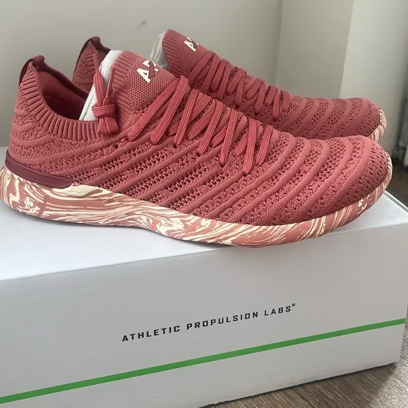 APL Women's TechLoom Wave Cedar Marble Size 10 New in Box