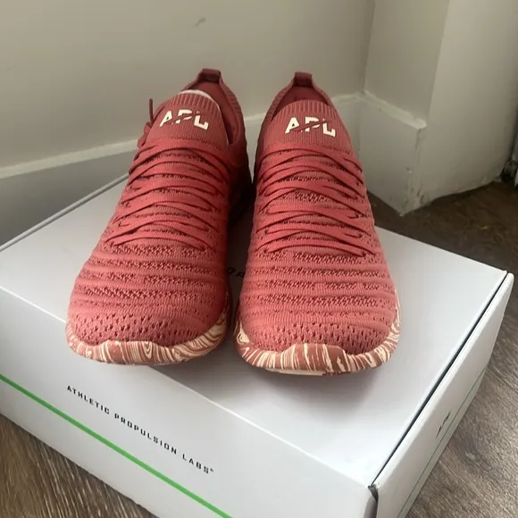 APL Women's TechLoom Wave Cedar Marble Size 10 New in Box