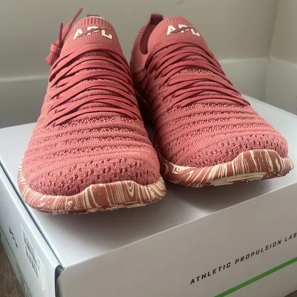 APL Women's TechLoom Wave Cedar Marble Size 10 New in Box