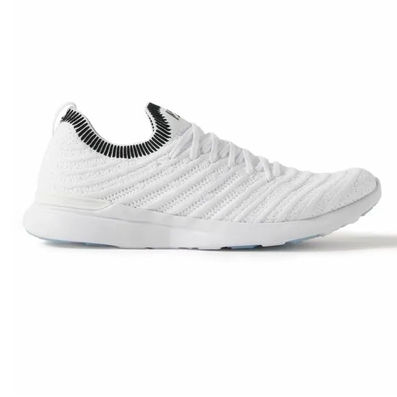 APLWomen's TechLoom WaveWhite / Black / Ribbed$245 size 7 gently used