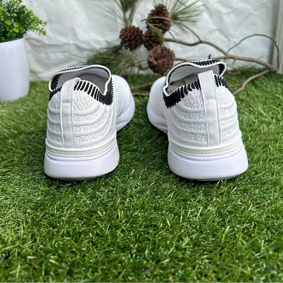 APLWomen's TechLoom WaveWhite / Black / Ribbed$245 size 7 gently used