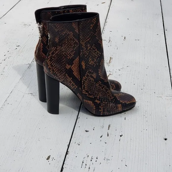 Aqua Soren Womens Sz 6.5 Leather Block Heel Ankle Boots Snakeskin Black NEW