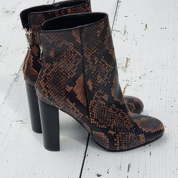 Aqua Soren Womens Sz 6.5 Leather Block Heel Ankle Boots Snakeskin Black NEW