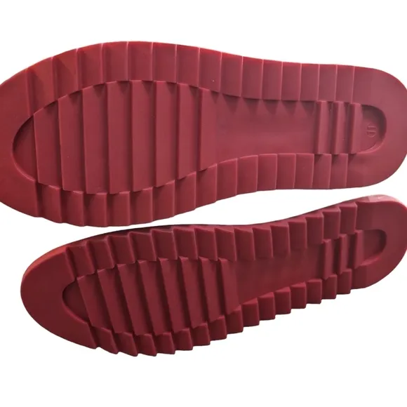 Aquatherm Canada Athletic Winter Boot - Mara Red....Size 11