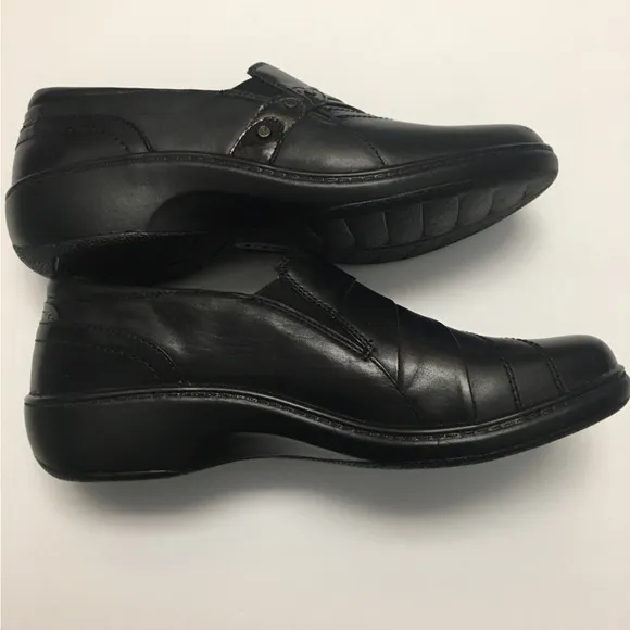 Aravon Leather Slip On Flats Shoes Size 9.5EE Black Lightweight Work Office