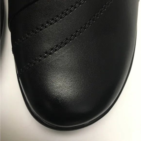 Aravon Leather Slip On Flats Shoes Size 9.5EE Black Lightweight Work Office