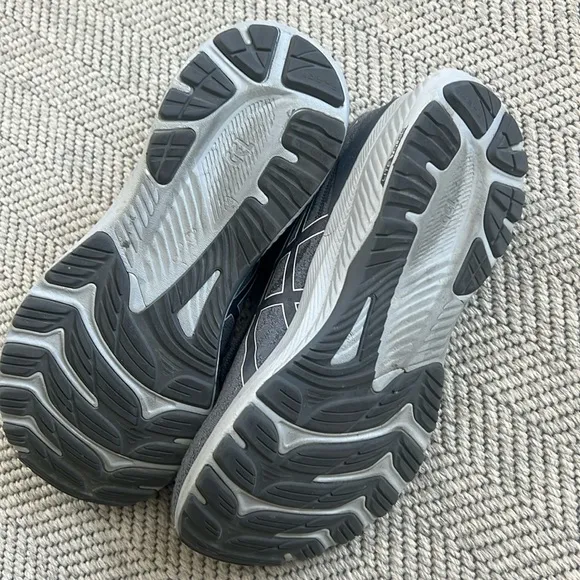 Asics gel-kayano 29 running shoes