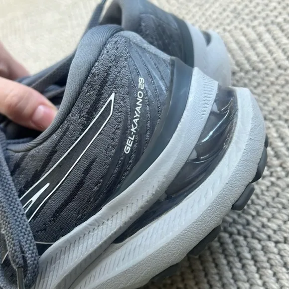 Asics gel-kayano 29 running shoes
