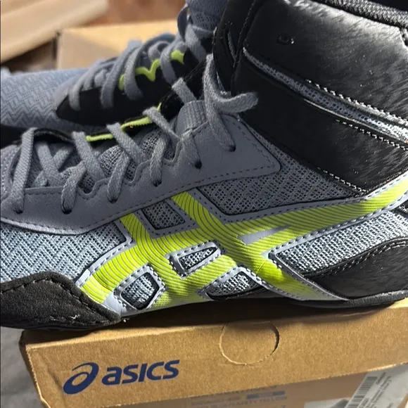 Asics Gray and Black Athletic Shoes with Breathable Mesh