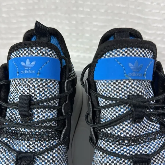(B2) Adidas running shoes for little kids Size 11K, LHG 029003