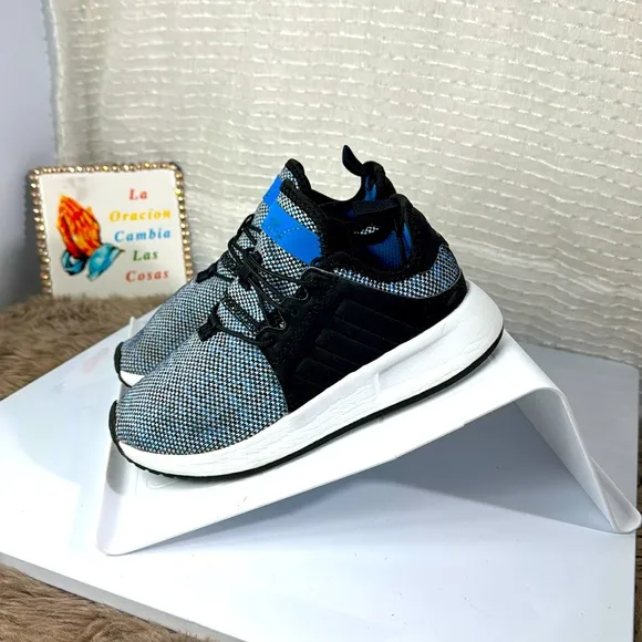 (B2) Adidas running shoes for little kids Size 11K, LHG 029003