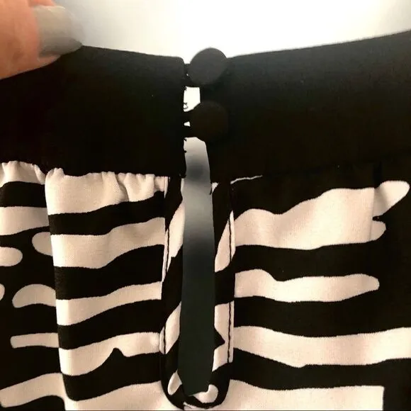BCBG FLOWY BLK/WHT CAP SLEEVE DRESS