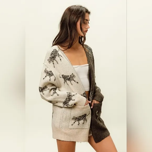 BiBi Wild Cat Knit Color Contrast Open Front Long Sleeve Patch Pocket Cardigan