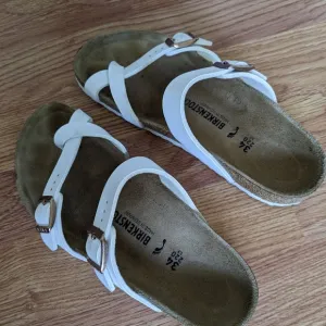 Birkenstock Mayari sandals