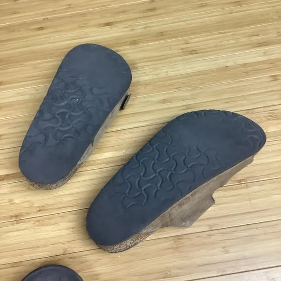 Birkenstock Tan Suede Arizona Style Slip-On Sandals