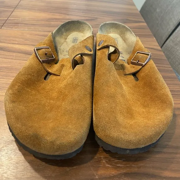 BIRKENSTOCKS Men's Boston soft footbed Brown Suede Slip-On Sandals