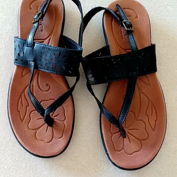 BOC Black Sandals Toe Post Laser Cut Out Womens Size 8M Good Pre-Owned Condition