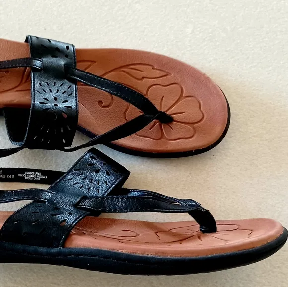 BOC Black Sandals Toe Post Laser Cut Out Womens Size 8M Good Pre-Owned Condition