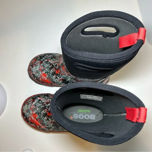 BOGS Kid's Boy's 1 Waterproof Classic Pull On Insulated Boots Handles Micro Camo