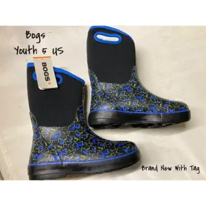 Bogs Kids Waterproof Cold Weather Boots Classic II Pets  Size 5 US New With Tag