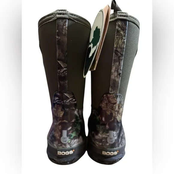 Bogs Mossy Oak Classic II Boots Sz 4 New with tags