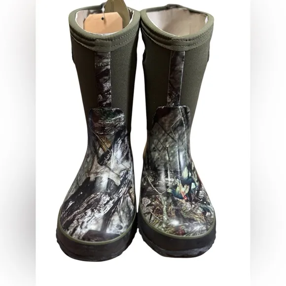 Bogs Mossy Oak Classic II Boots Sz 4 New with tags