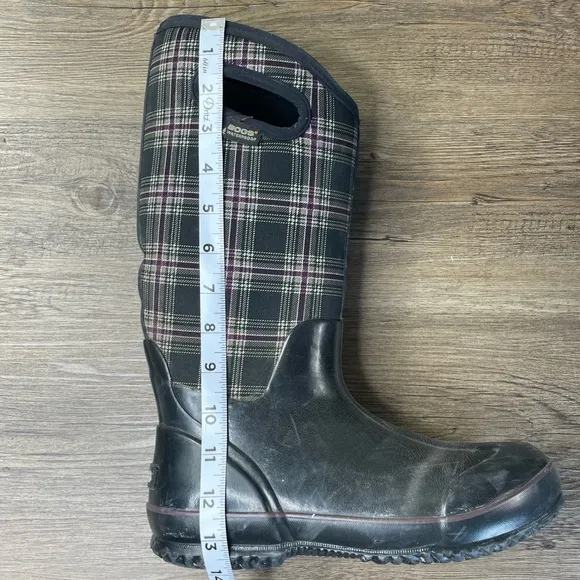 BOGS Women Classic High Winter Plaid Boot, Insulated Waterproof, size 8