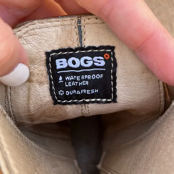 Bogs Women’s Pearl Slip On Boots Tan Neutral Waterproof Rain Leather Size 9