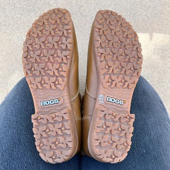 Bogs Women’s Pearl Slip On Boots Tan Neutral Waterproof Rain Leather Size 9