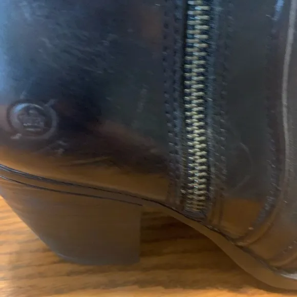 Born Anny Black Leather Side Zipper Western Ankle Boots size 8M