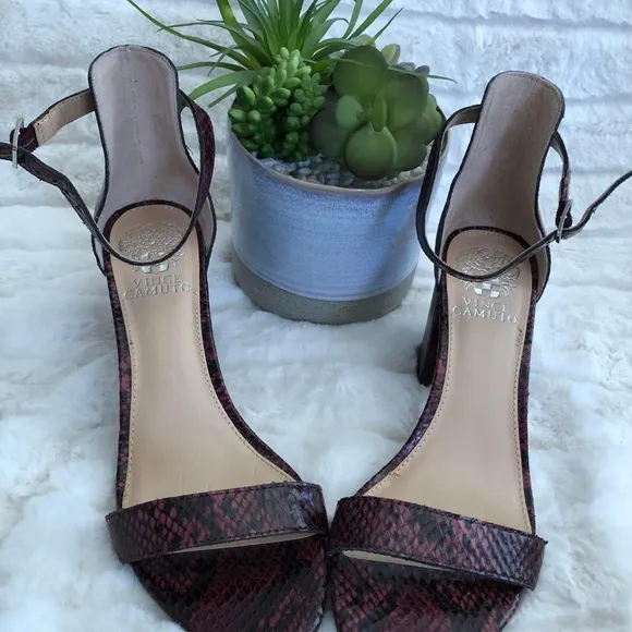 ✨🆕✨Brand New Vince Camuto Sandals