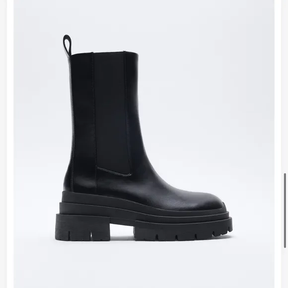 BRAND NEW ZARA BOOTS, resemble the BOTEGA