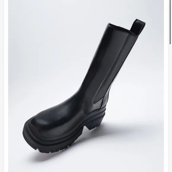 BRAND NEW ZARA BOOTS, resemble the BOTEGA