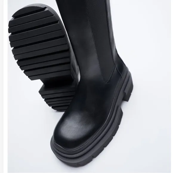 BRAND NEW ZARA BOOTS, resemble the BOTEGA