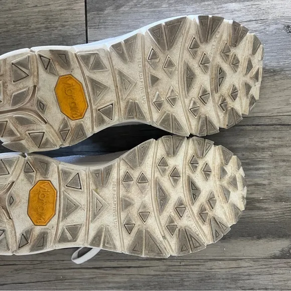 Brandblack Women’s Nomo Sneakers in Ivory and Grey