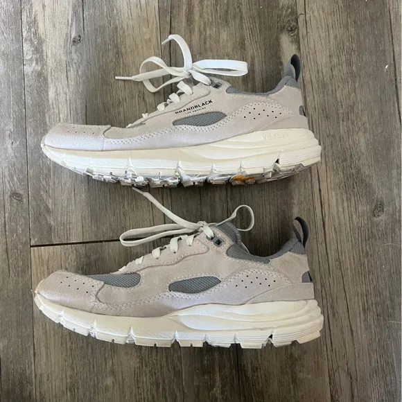 Brandblack Women’s Nomo Sneakers in Ivory and Grey