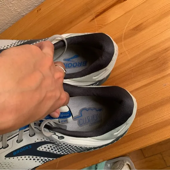 Brooks Adrenaline GTS 22 Men’s Running Shoes Gray