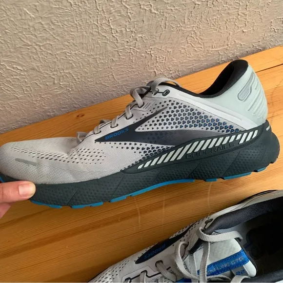Brooks Adrenaline GTS 22 Men’s Running Shoes Gray