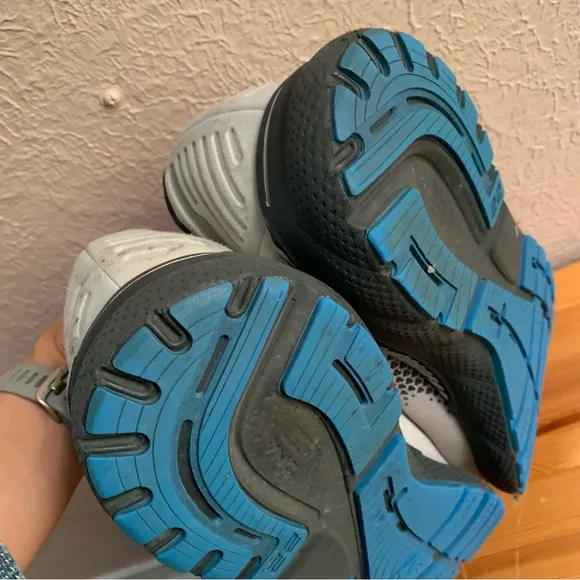 Brooks Adrenaline GTS 22 Men’s Running Shoes Gray