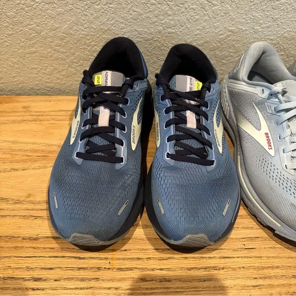 Brooks Adrenaline GTS 22 Womens Size 11 Running Shoes Light Dark Blue (Lot of 2)