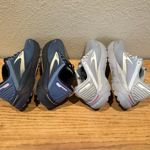 Brooks Adrenaline GTS 22 Womens Size 11 Running Shoes Light Dark Blue (Lot of 2)