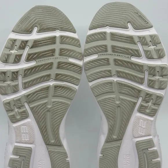 Brooks Adrenaline GTS 23 Womens 10.5 10 1/2 B White Gray Running Shoes Trainers