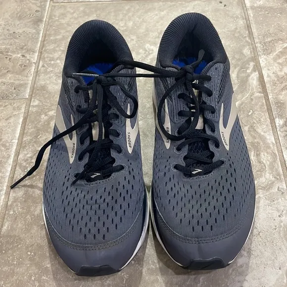 BROOKS Dylad 10 Women shoe sz 9.5 Casual 110286-1D-082 Grey Black Sz 7.5 2E Wide