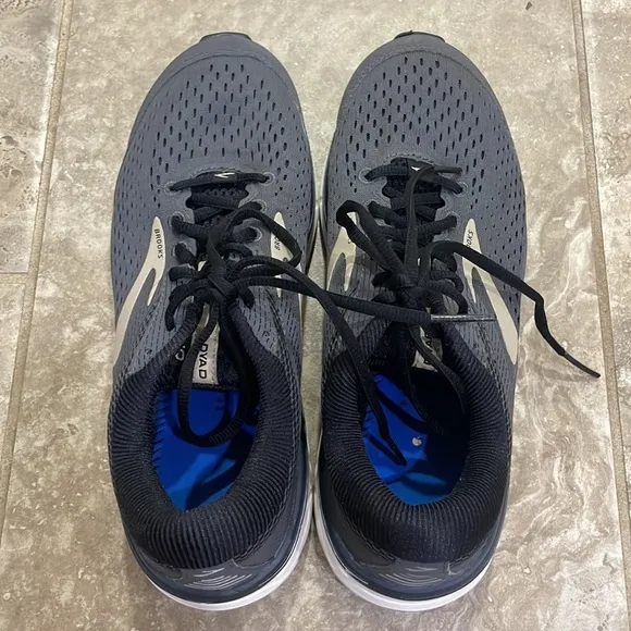 BROOKS Dylad 10 Women shoe sz 9.5 Casual 110286-1D-082 Grey Black Sz 7.5 2E Wide