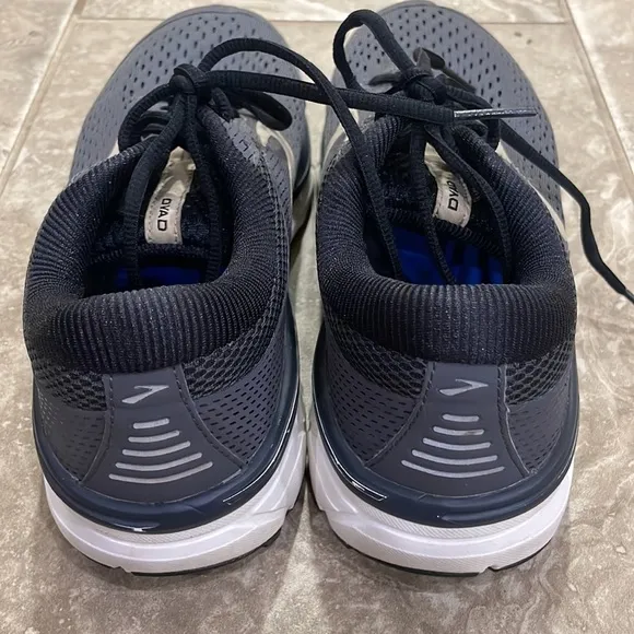 BROOKS Dylad 10 Women shoe sz 9.5 Casual 110286-1D-082 Grey Black Sz 7.5 2E Wide